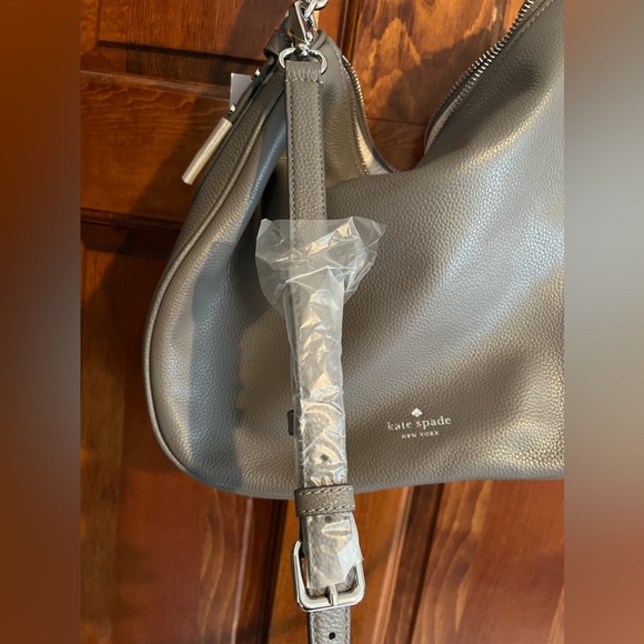 Kate Spade NWT Mulberry Street Vivian Hobo Bag Pebbled Leather Gray - Picture 2 of 8